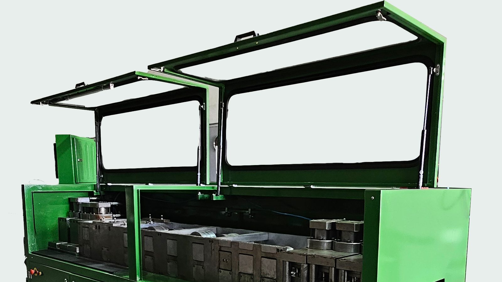 Perfiladeira industrial da ConstruÁgil, a máquina que transforma bobinas de aço
              galvanizado em perfis estruturais cortados e furados.